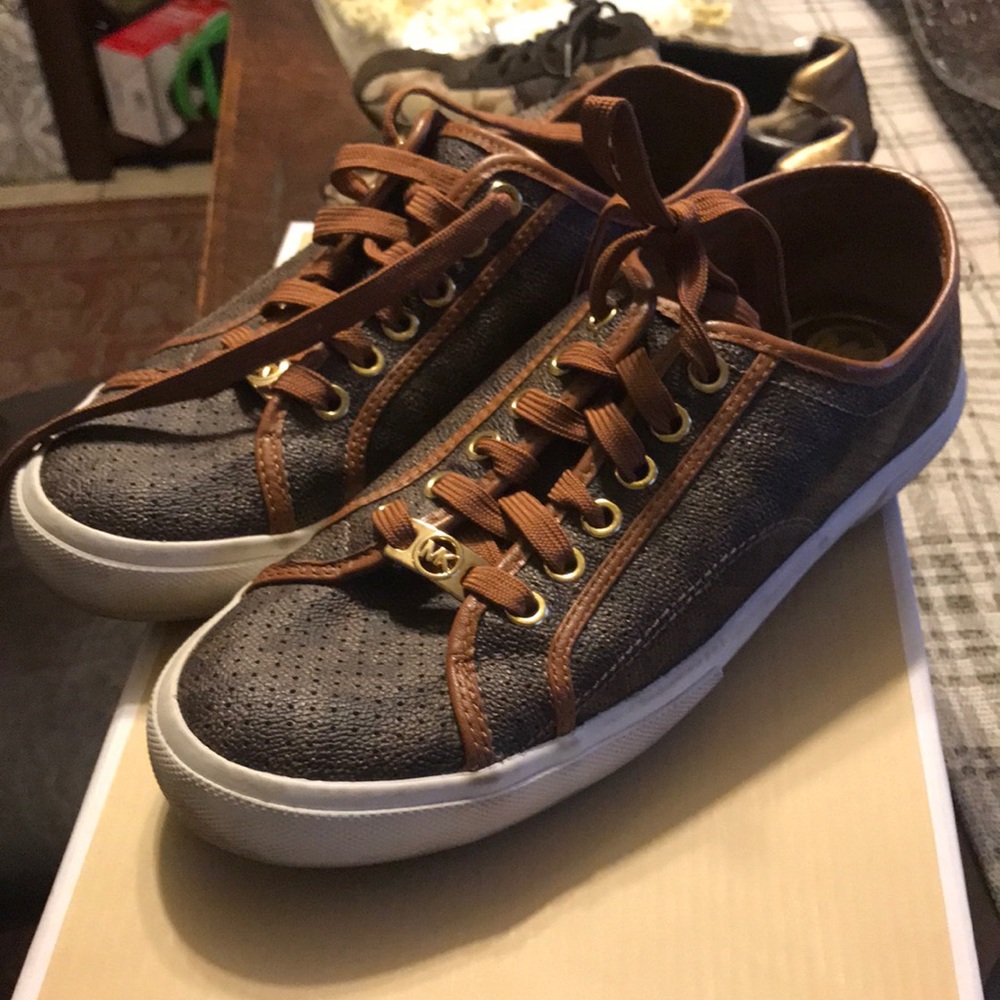 MICHAEL KORS